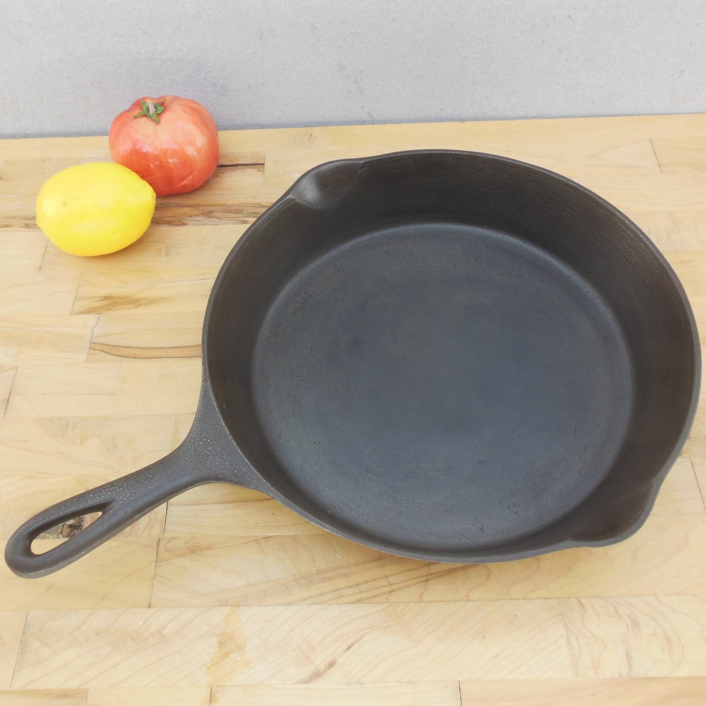 Wagner Ware 1920's #9 c Cast Iron Skillet Heat Ring Stylized Logo Stylized Logo