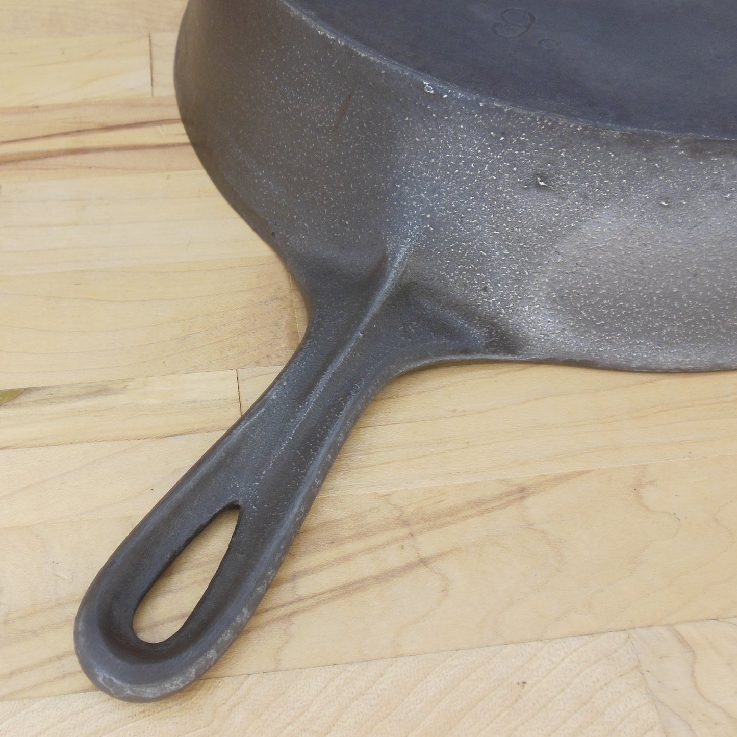 Wagner Ware 1920's #9 c Cast Iron Skillet Heat Ring Stylized Logo gusset handle