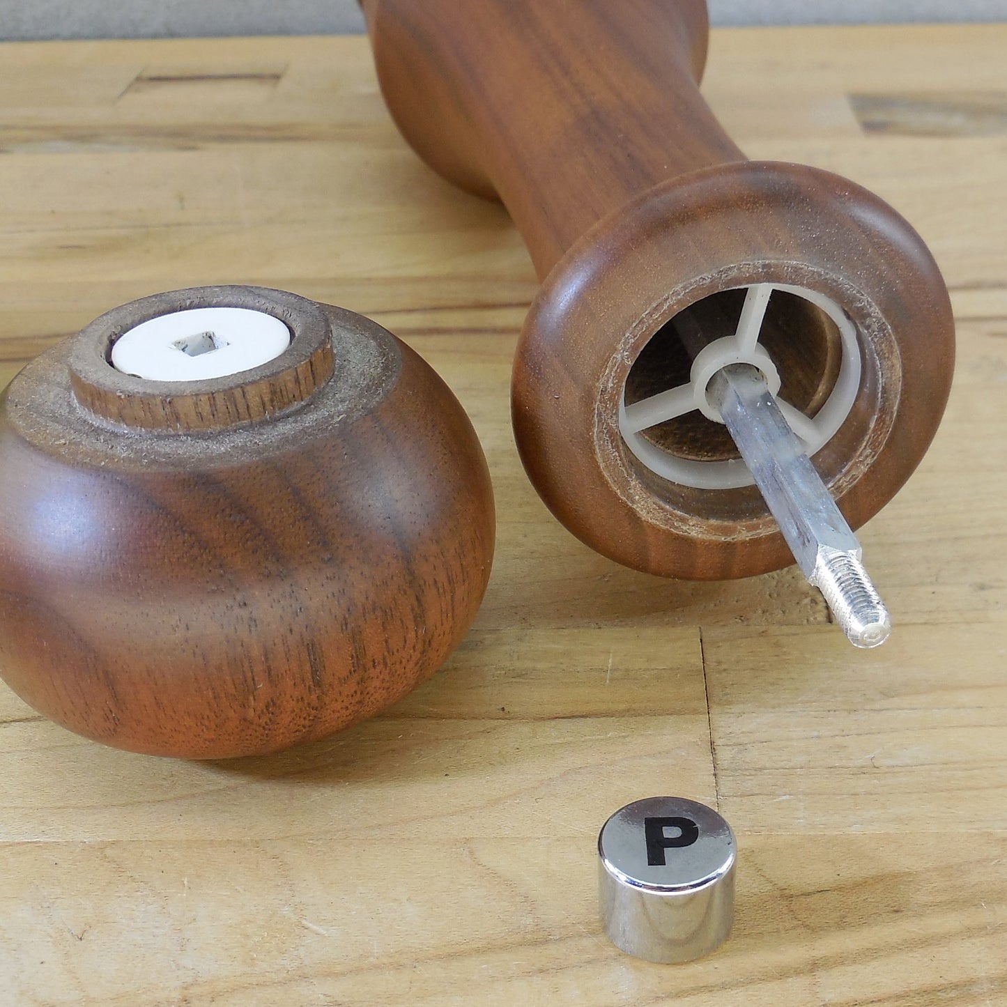 Williams Sonoma Large 12” Walnut Wood Pepper Mill Grinder Made In Italy parts