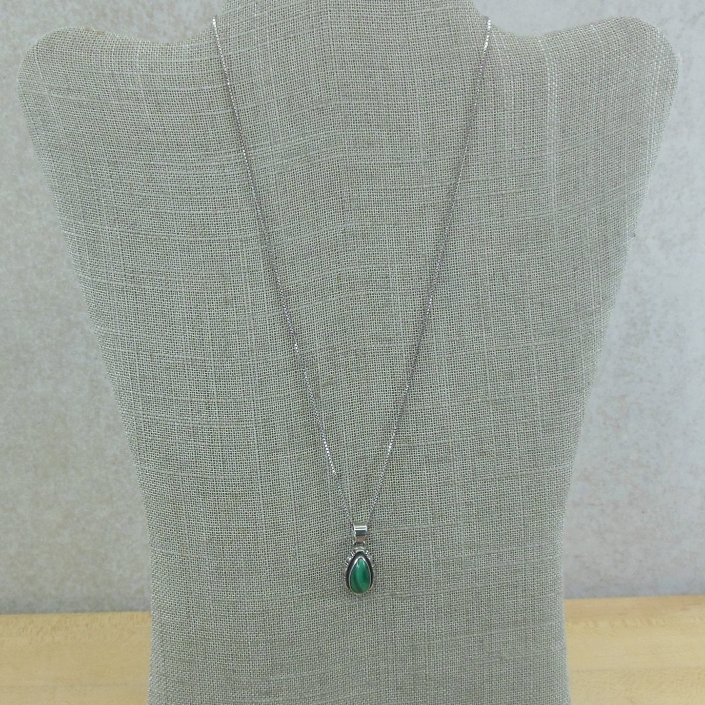 Leslie Yazzie Navajo Sterling Silver Malachite Pendant Necklace Vintage