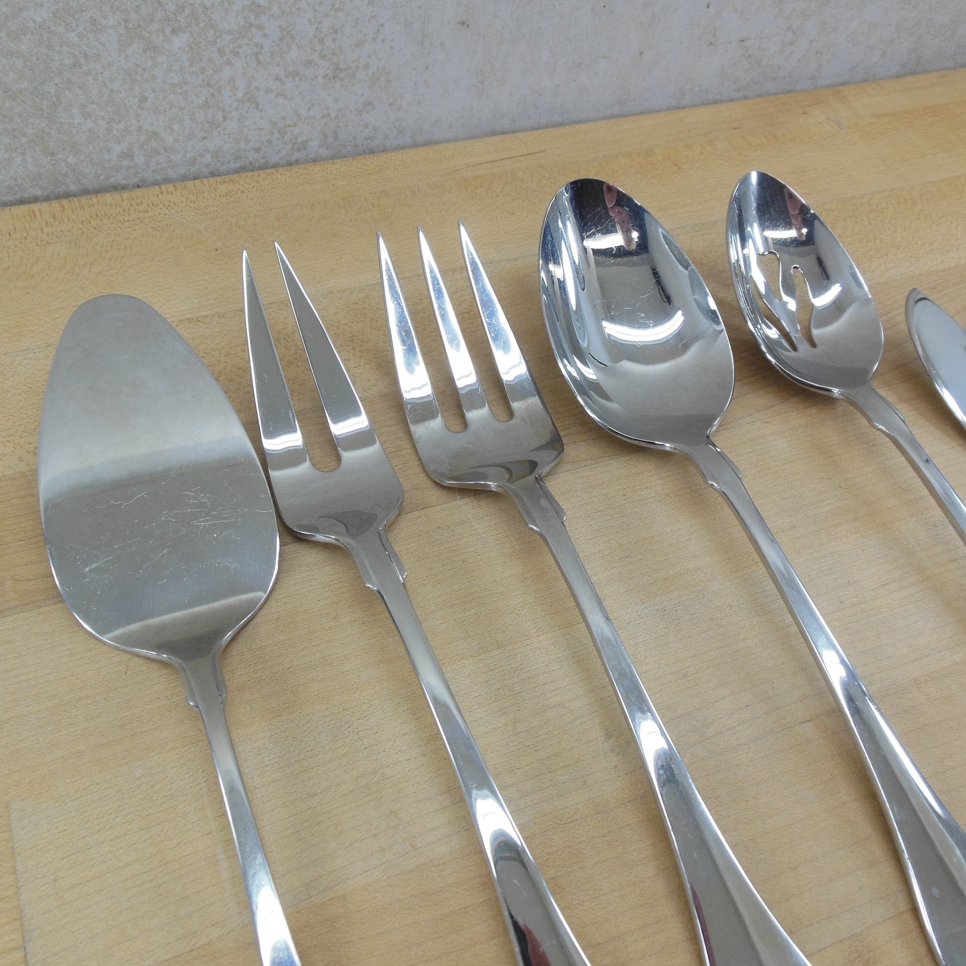 Yamazaki Cara Gold Stainless Flatware 6 Piece Hostess Serving Set fork spoon cake