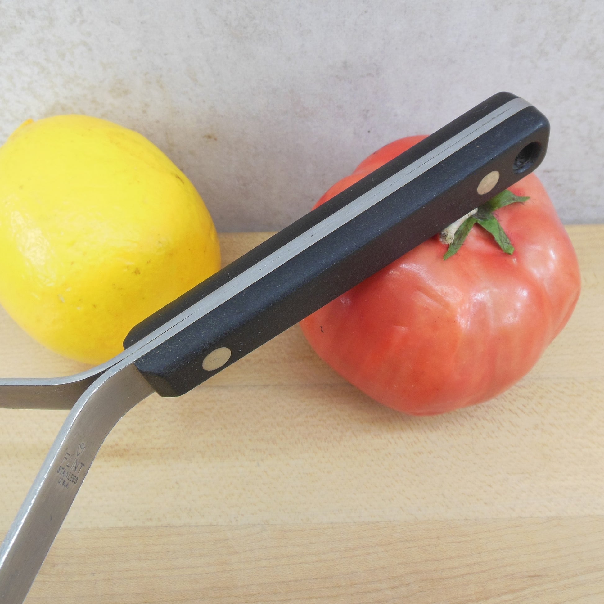 Flint Ekco Arrowhead USA Stainless Potato Vegetable Masher - Black #1905 used