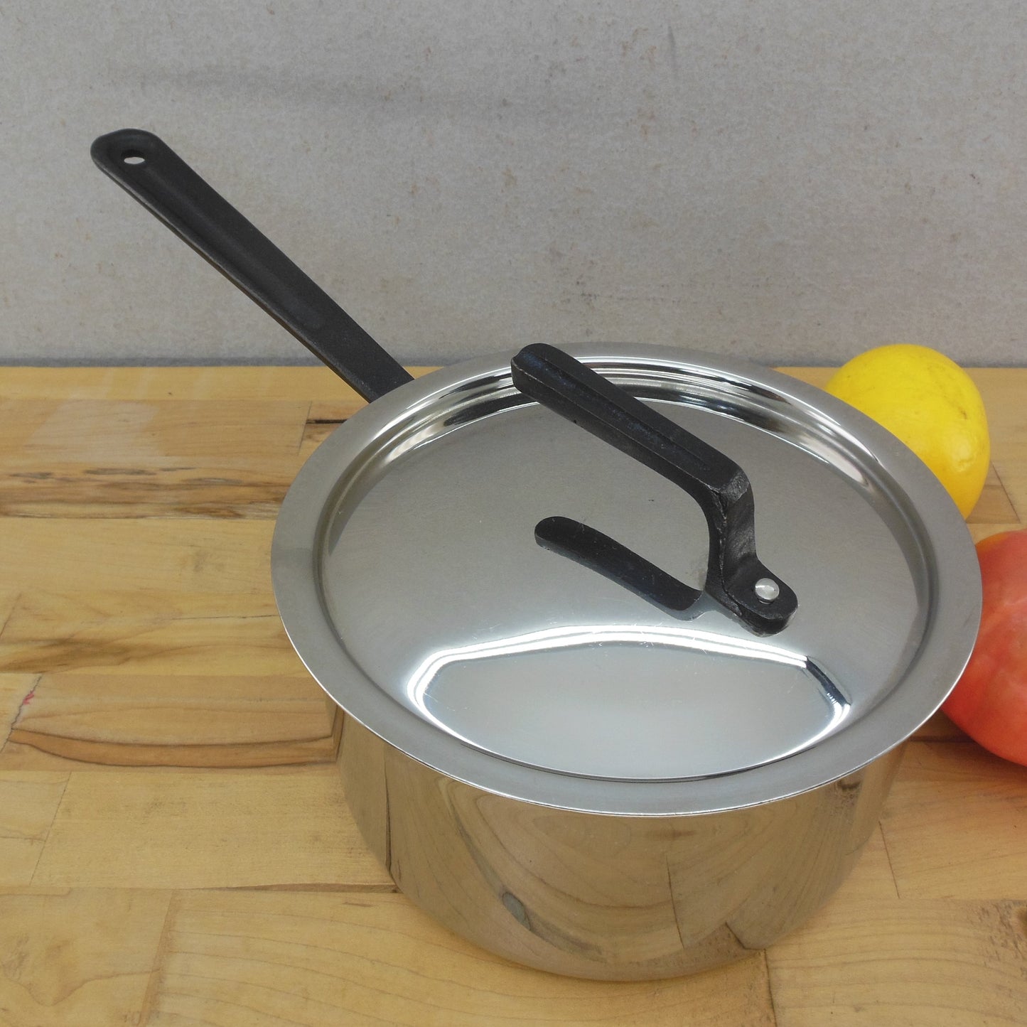 Jenn-Air Mirror Stainless Steel 1.5 Quart Saucepan & Lid Black Handles