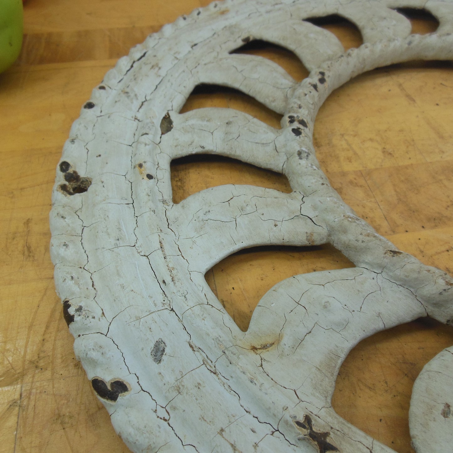 Antique Ornate Cast Iron Round Floor Register Grate Heating Vent Part 15.75" spoke rope border