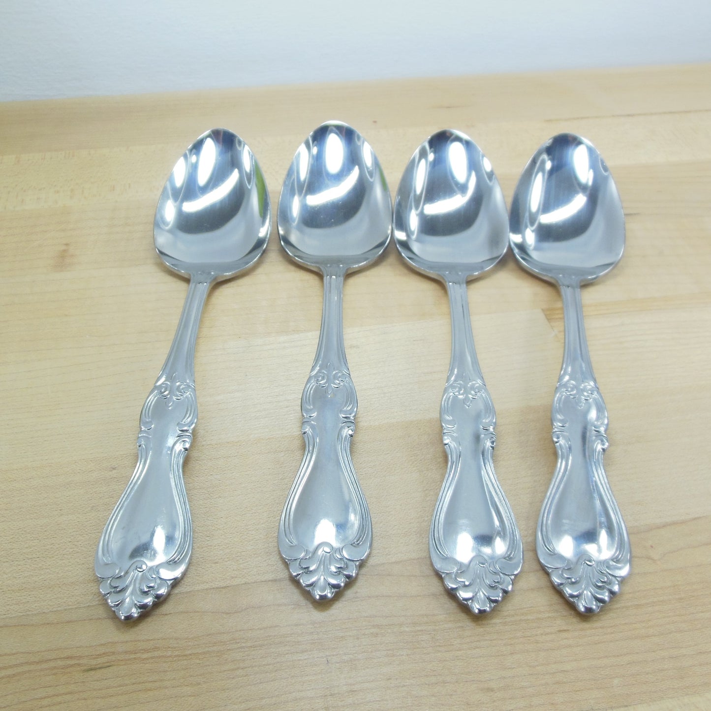 Towle Supreme Cutlery TWS70 NOS Place Soup Spoons - 4 Set Stainless steel