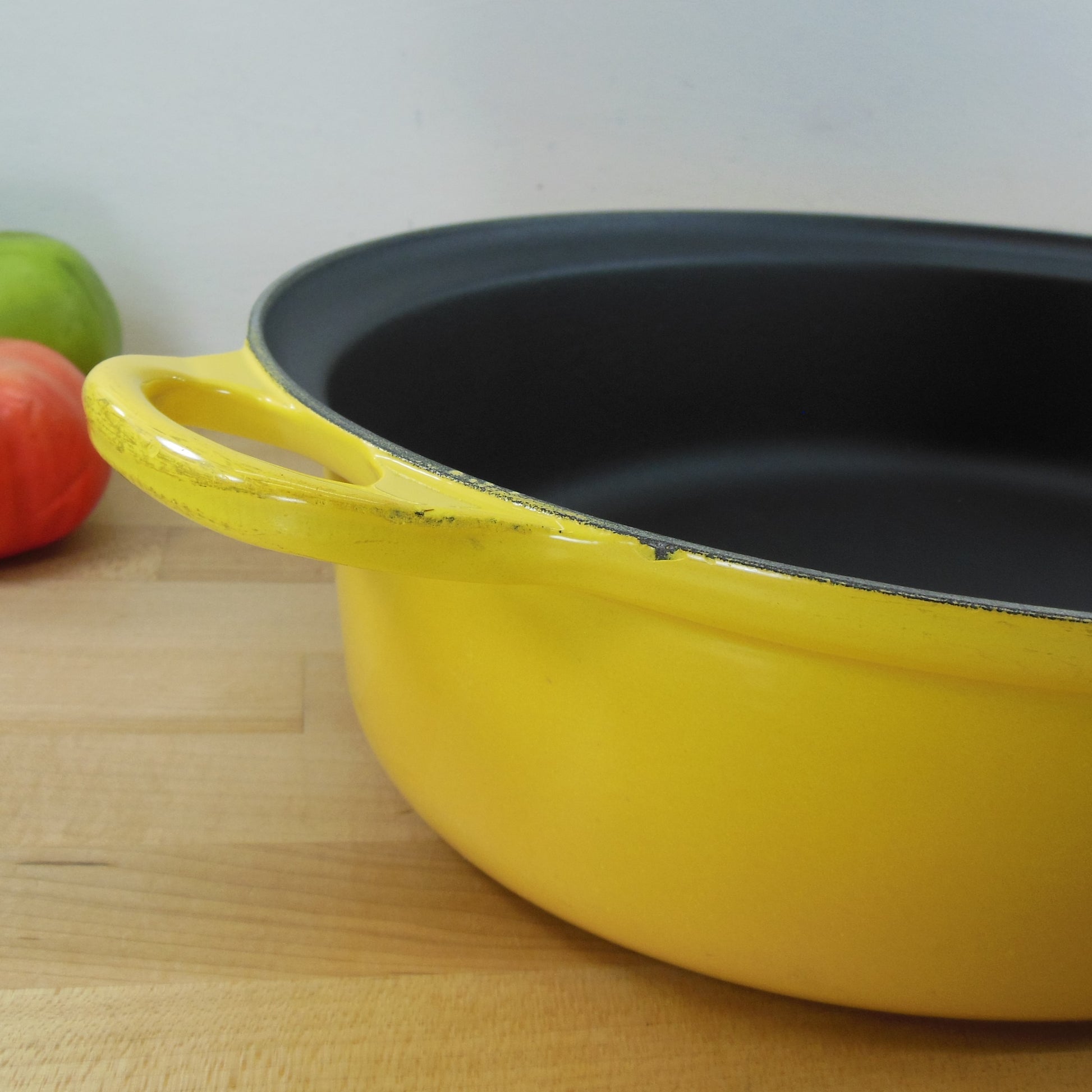 Le Creuset #43 Yellow Enamel Cast Iron Open Oval Turkey Roaster Chip