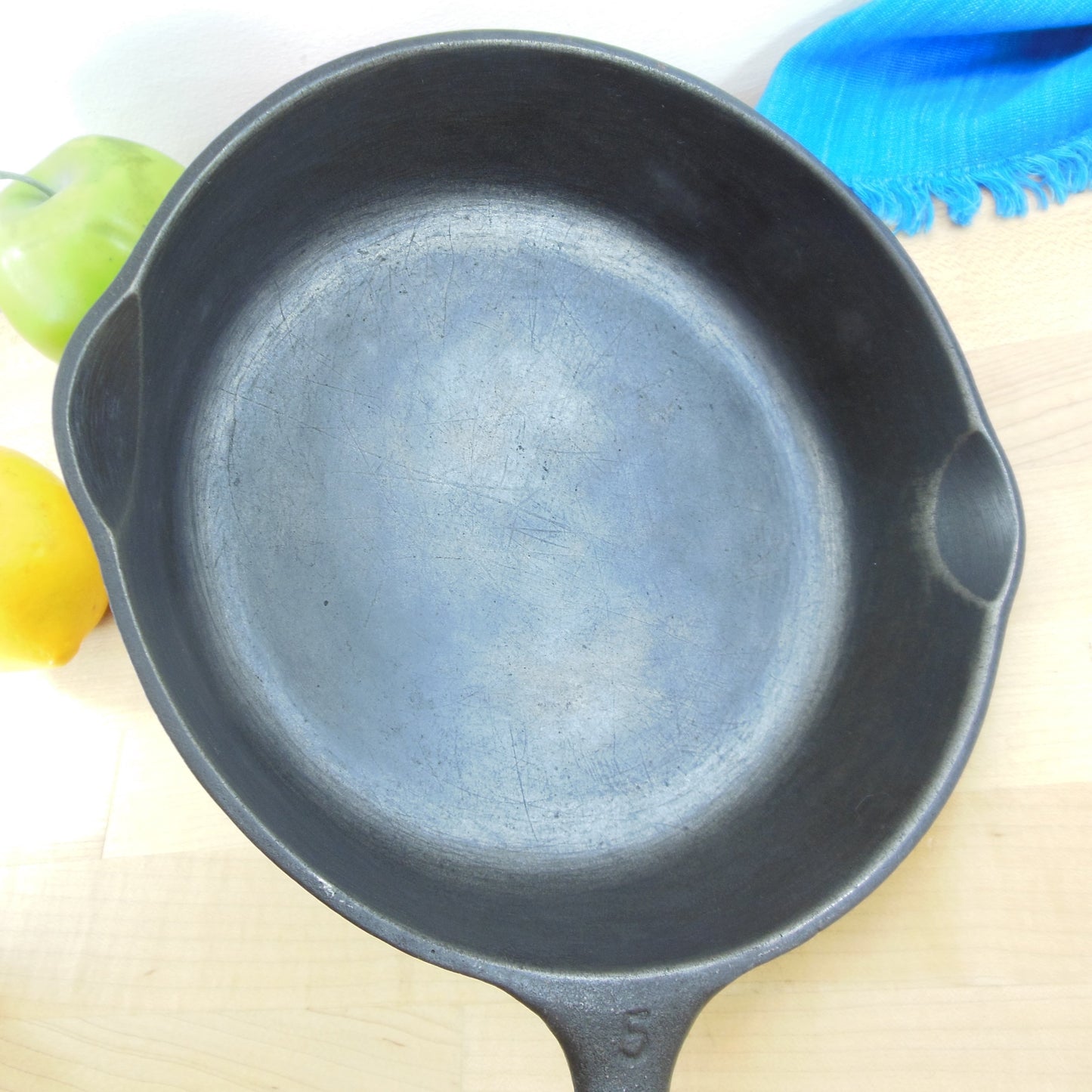 Wagner Ware Unmarked #5 Cast Iron Skillet 8" Restored Vintage