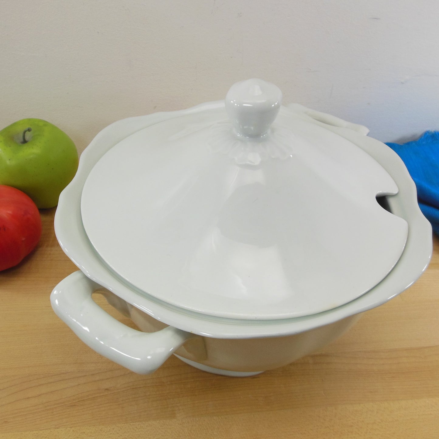 Arabia Finland Solid White Porcelain Soup Tureen Vintage