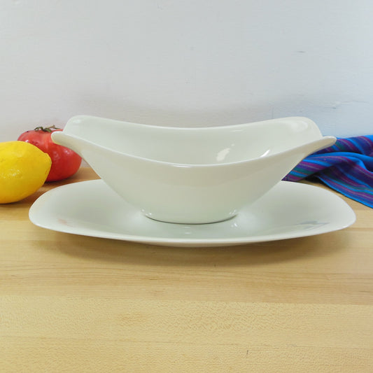 Iroquois Impromptu by Ben Seibel Bridal White - Gravy Boat Bowl & Underplate