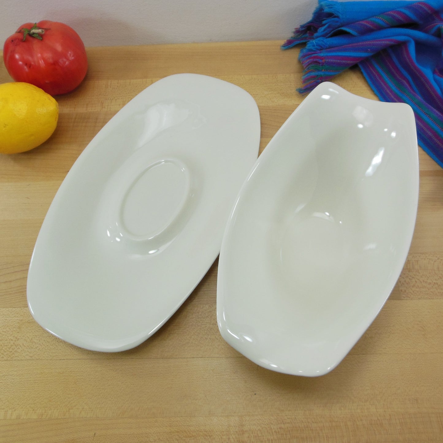 Iroquois Impromptu by Ben Seibel Bridal White - Gravy Boat Bowl & Underplate Used