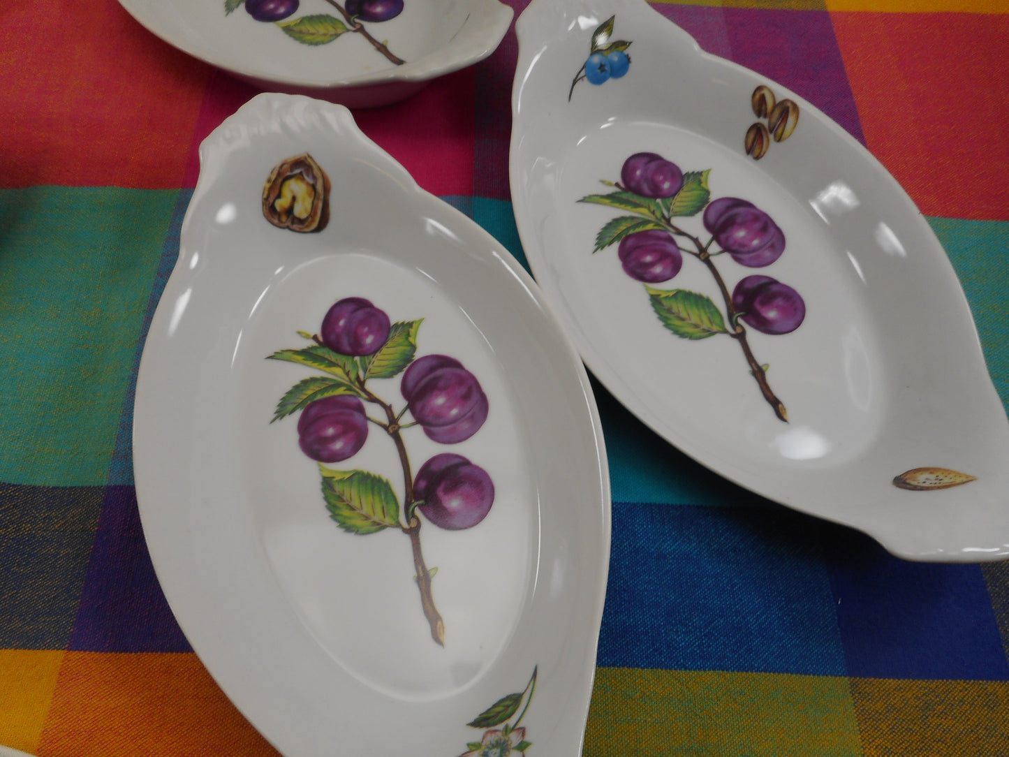 BIA Cordon Bleu Bonne Cuisine 7 Au Gratin Dishes 10" - Plums Berries Nuts Apple Blossum