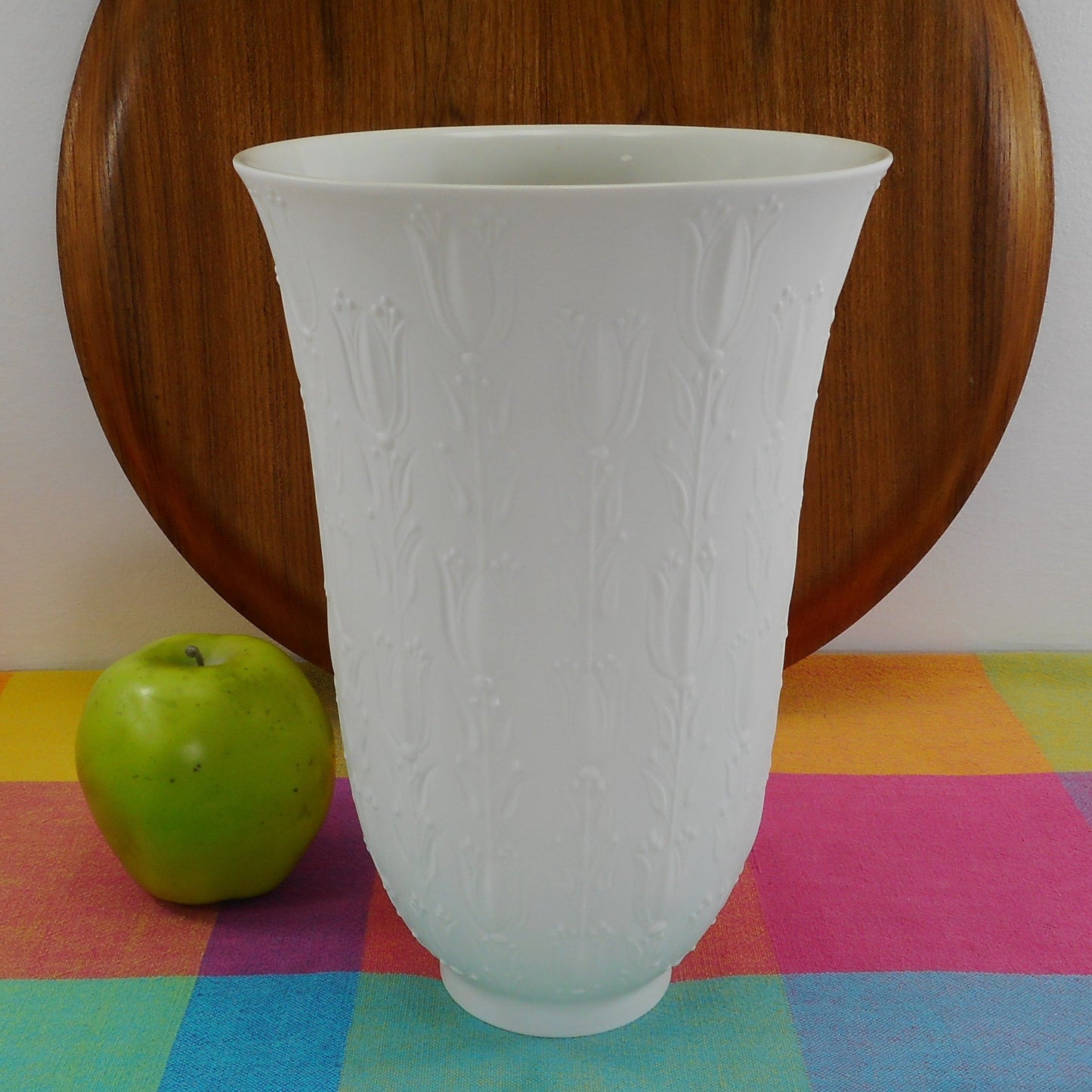 Rosenthal Germany Bjorn Wiinblad Design Matte White 9" Vase Floral Tulip