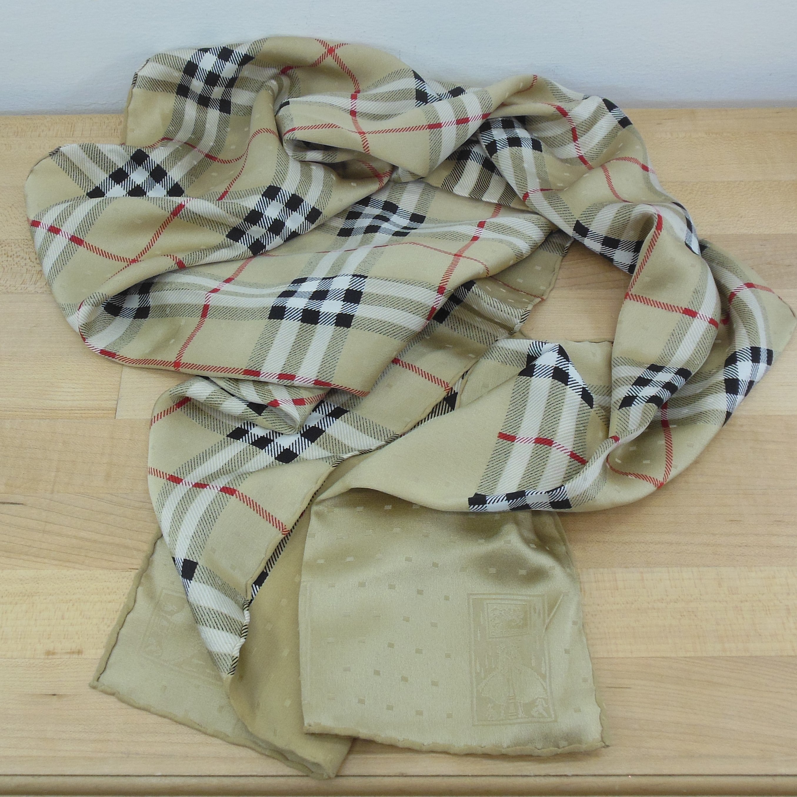Burberry Grey Wool Silk Check Scarf ref.220961 - Joli Closet