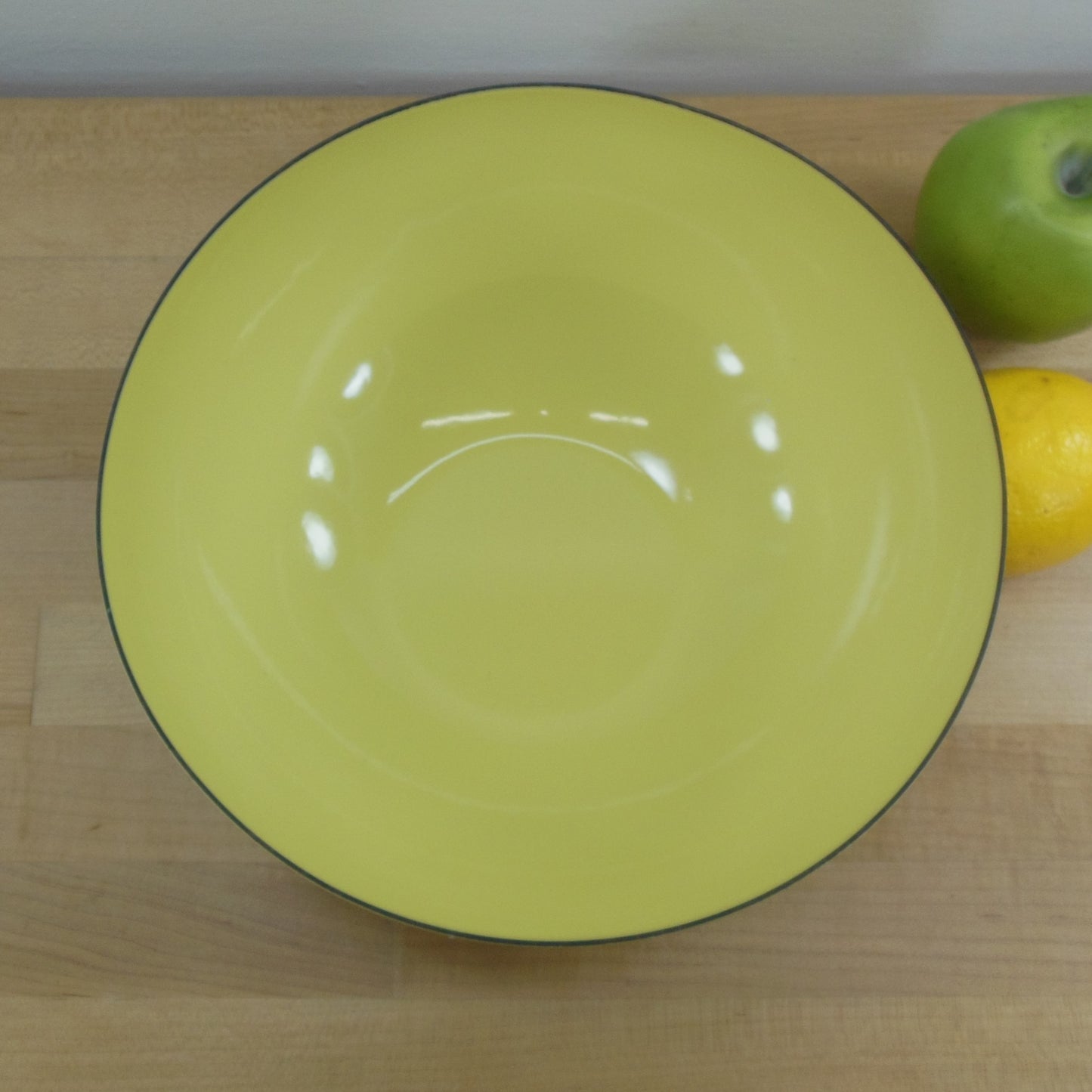 Cathrineholm Norway Enamelware Bowl Rare Green Lime Yellow Lemon Lotus 9" MCM