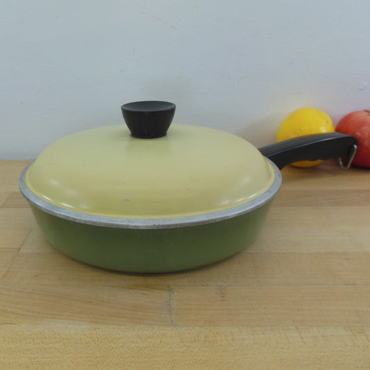 Club Aluminum USA 8" Fry Pan Skillet Avocado Green - Yellow Lid