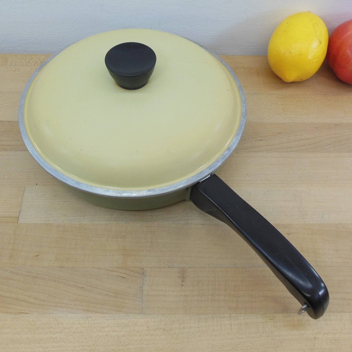 Club Aluminum USA 8" Fry Pan Skillet Avocado Green - Yellow Lid Harvest Gold