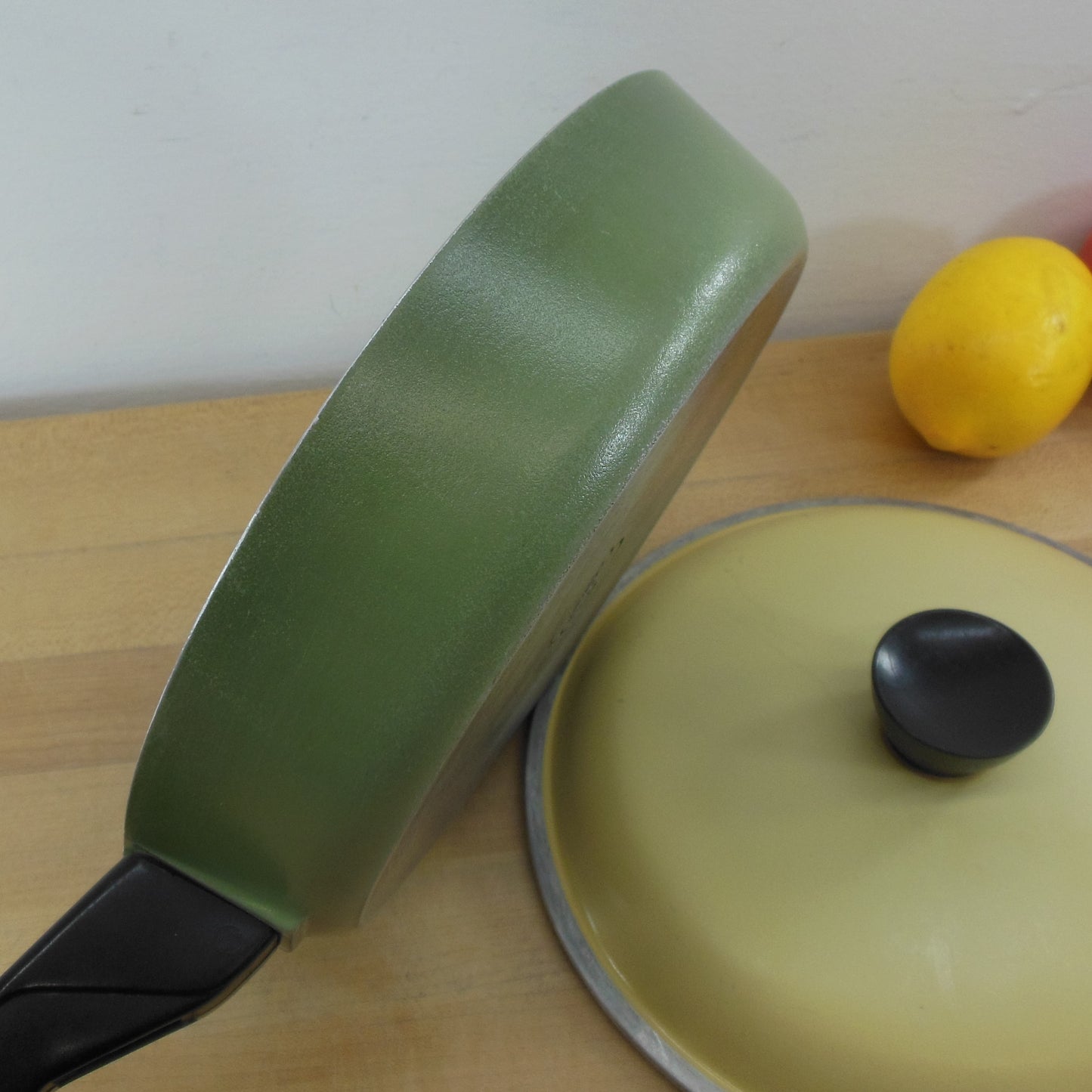 Club Aluminum USA 8" Fry Pan Skillet Avocado Green - Yellow Lid Vintage