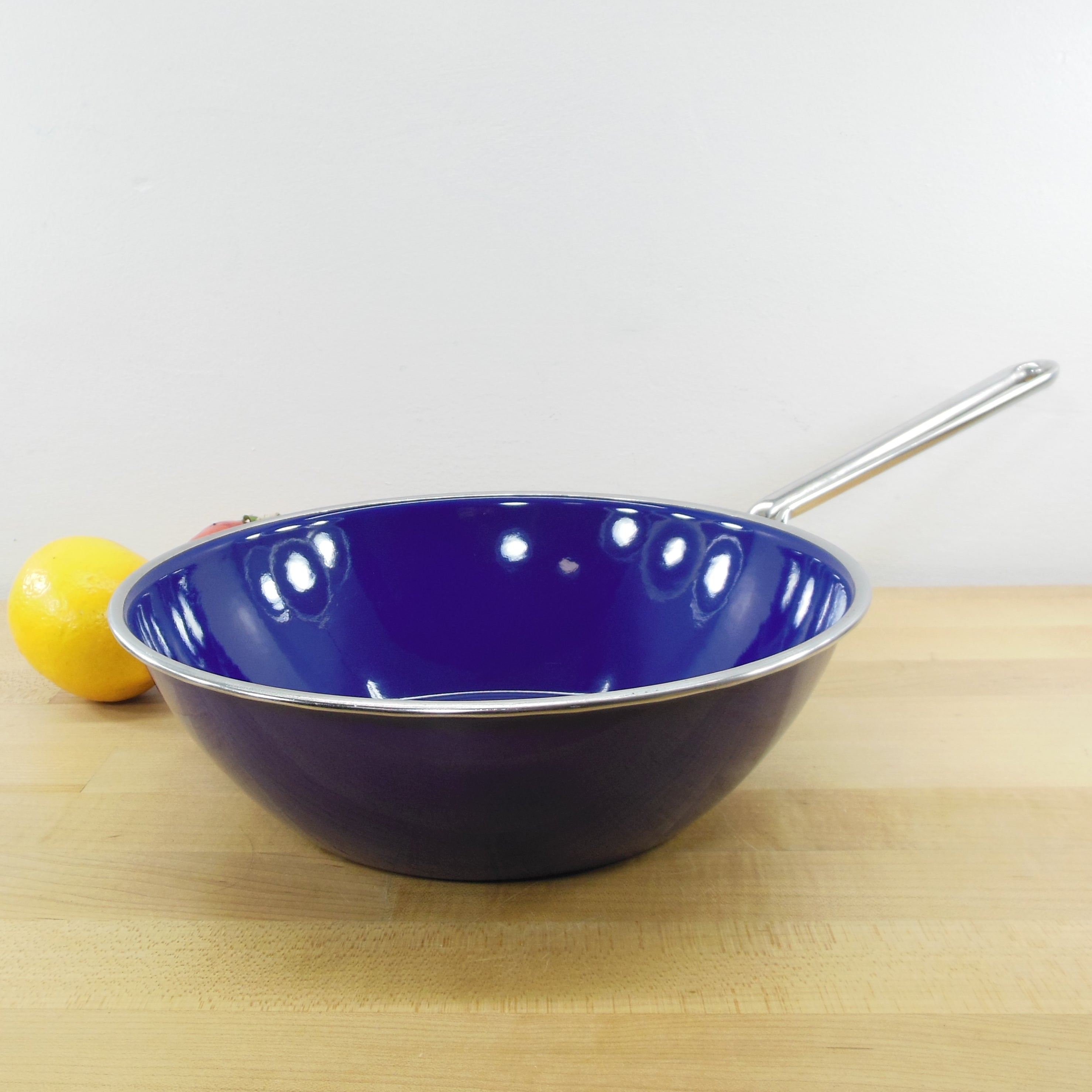 Chantal 10 in. Round Cast-Iron Skillet Sea Blue