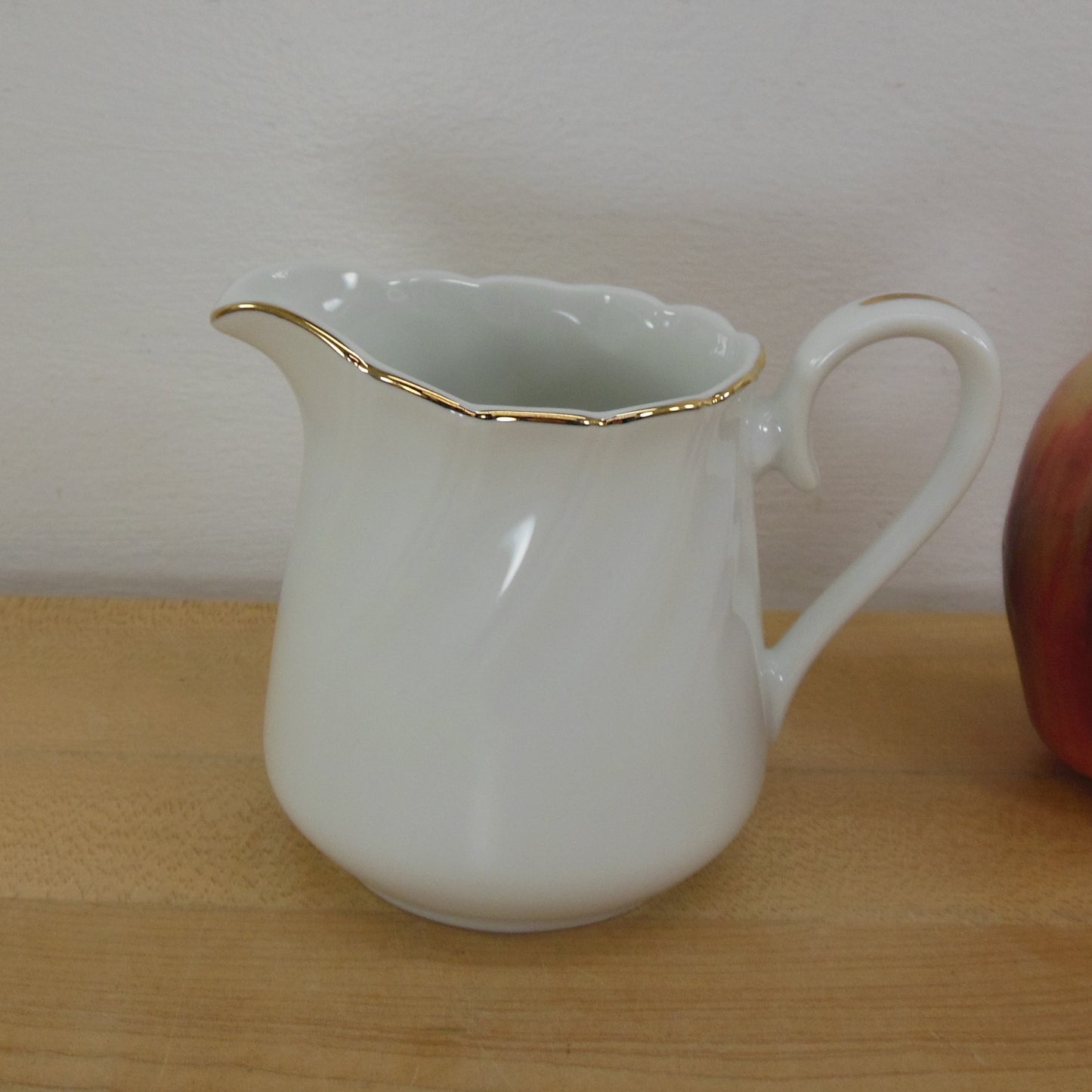 Gevalia Kaffe Swirl White Porcelain Gold Trim King Appointment - Creamer
