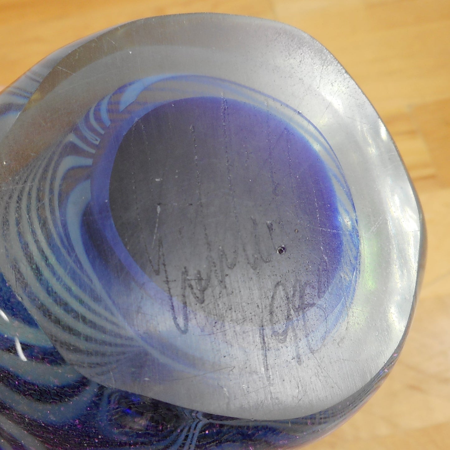 Robert Eickholt Signed 1983 Iridescent Art Glass Paperweight - Large 6" Maker Mark