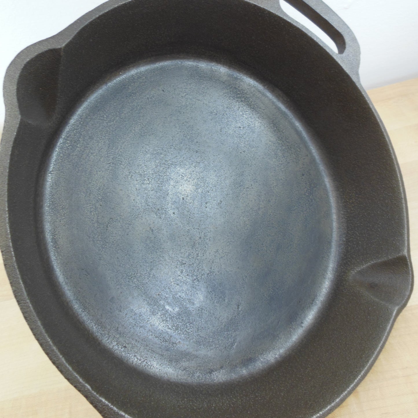 Emeril 10" Cast Iron Fry Pan Skillet used