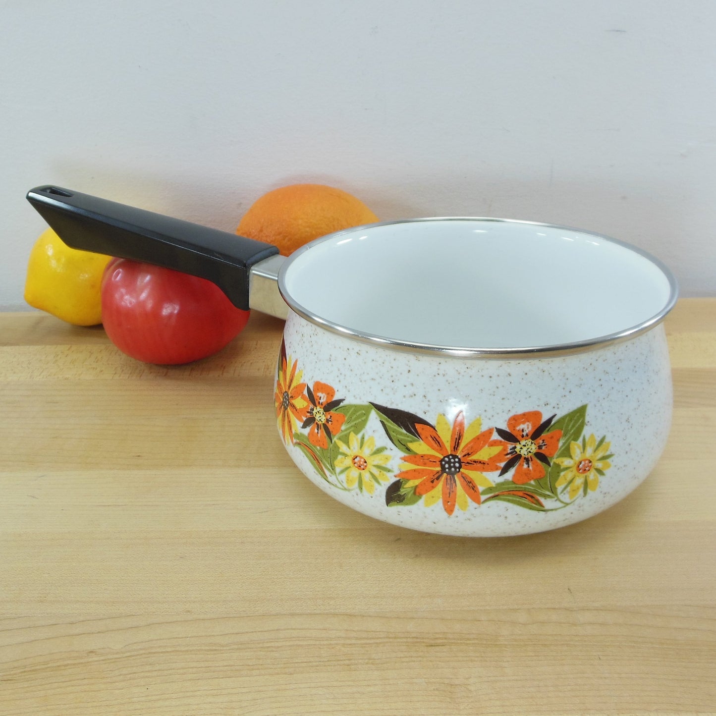Unbranded Enamelware 1 Quart Saucepan Mod Flowers Orange Yellow