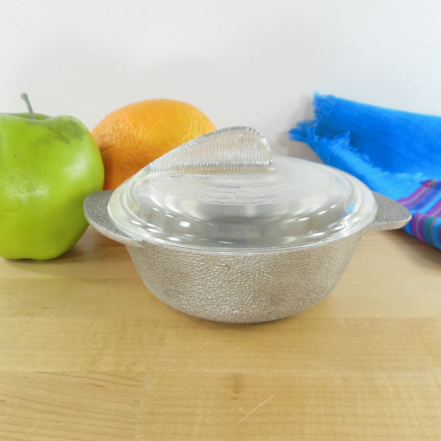Glasbake Shark Fin Glass Lid Hammered Aluminum Casserole Au Gratin
