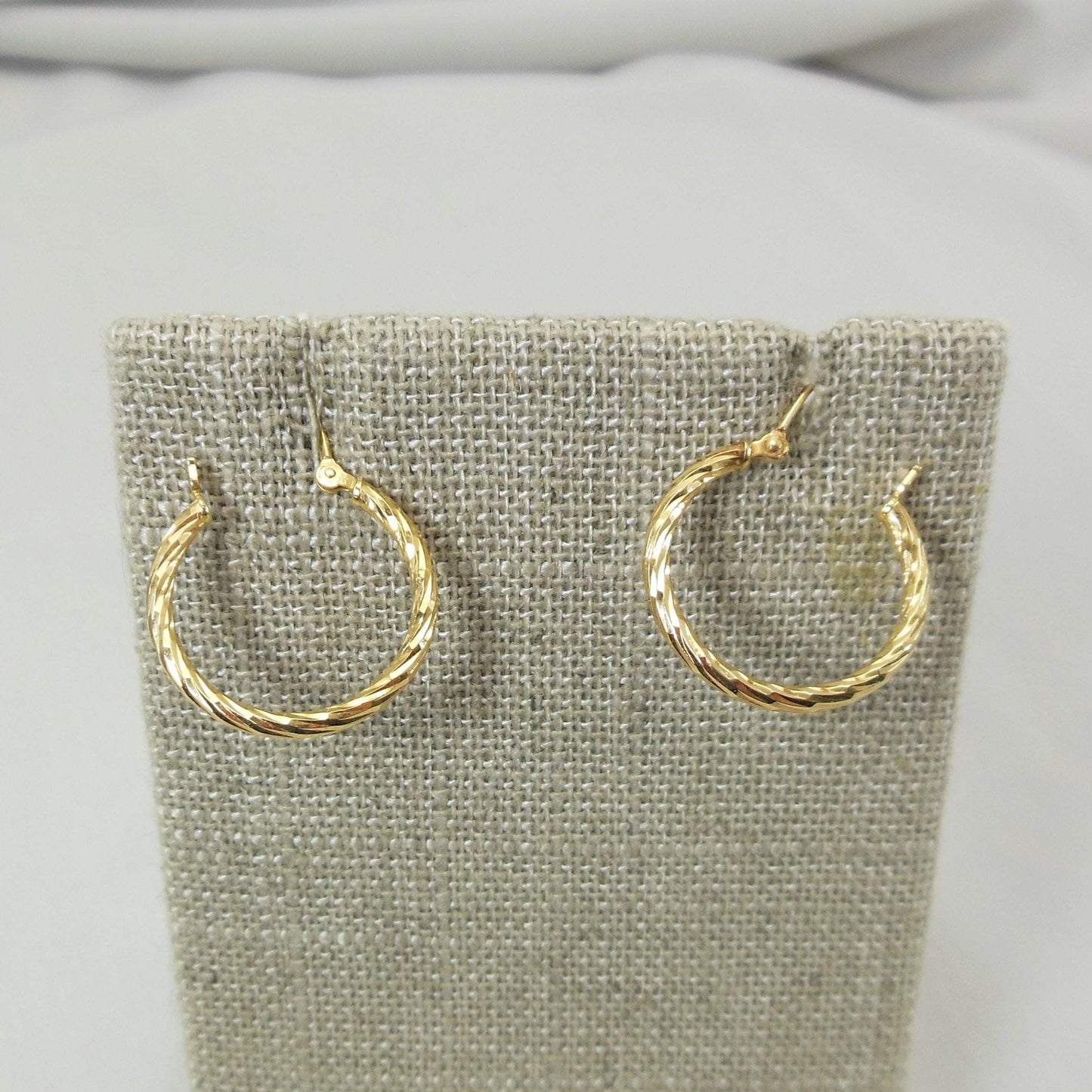 Michael Anthony NY Pair Estate 14K Yellow Gold Hoop Earrings 20 mm 1 Gram Vontage