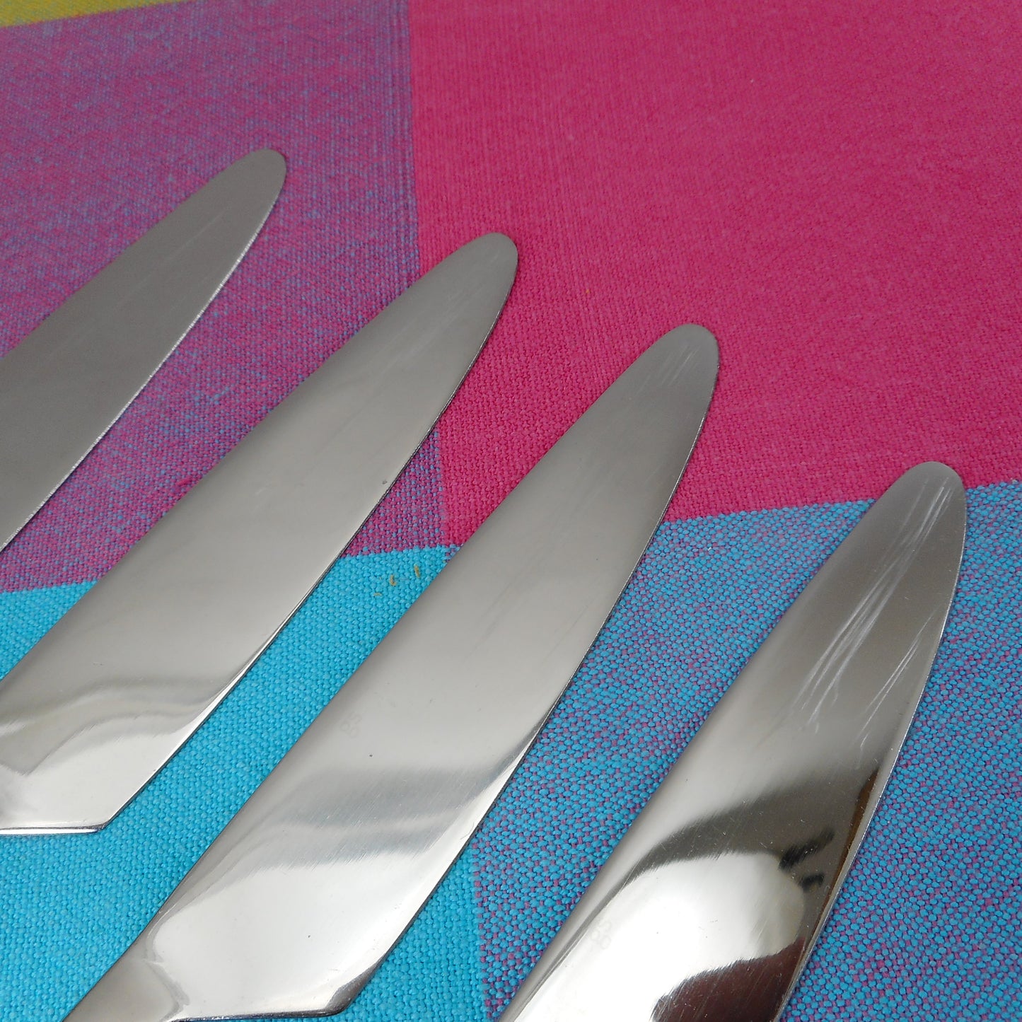 Gourmet Settings Montana - Stainless Dinner Knives 4 Set Used
