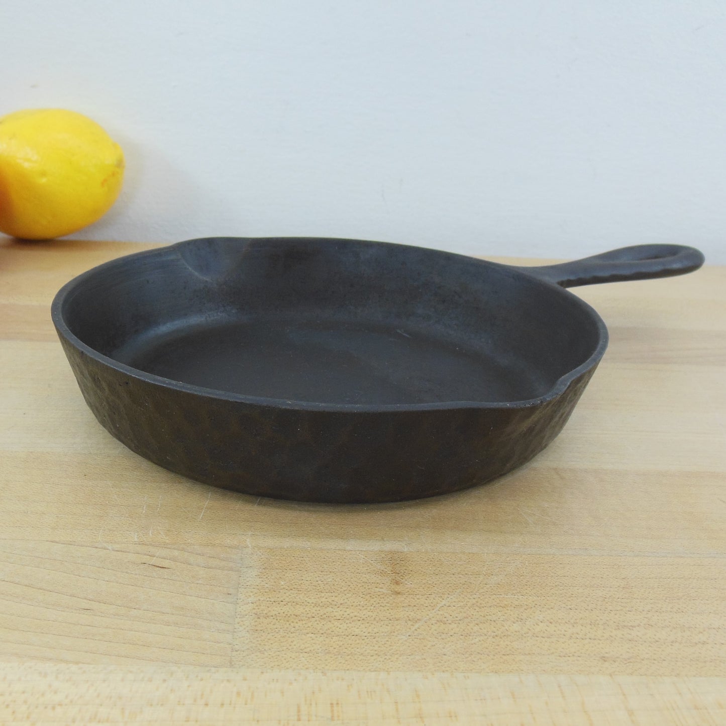 Unbranded Maker Hammered Cast Iron #3 Skillet No Marks
