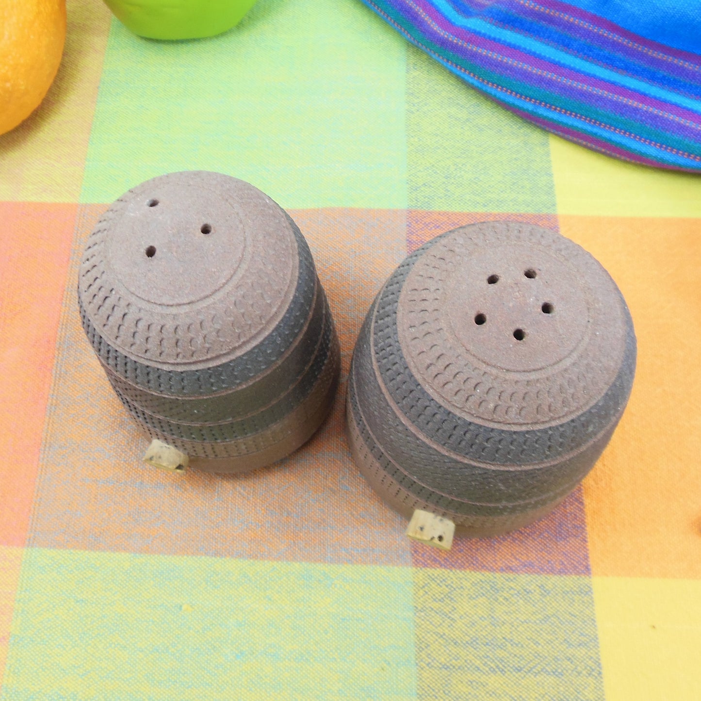 Hogan Signed Pottery Beehive Incised Brown Salt Pepper Shakers Vintage