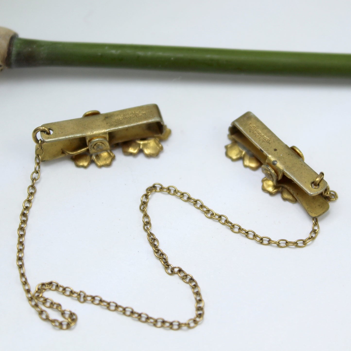 Baby Infant Bib Clip Mark LS 120 10K 2 Clips Flowers Chain Holder back brass like material