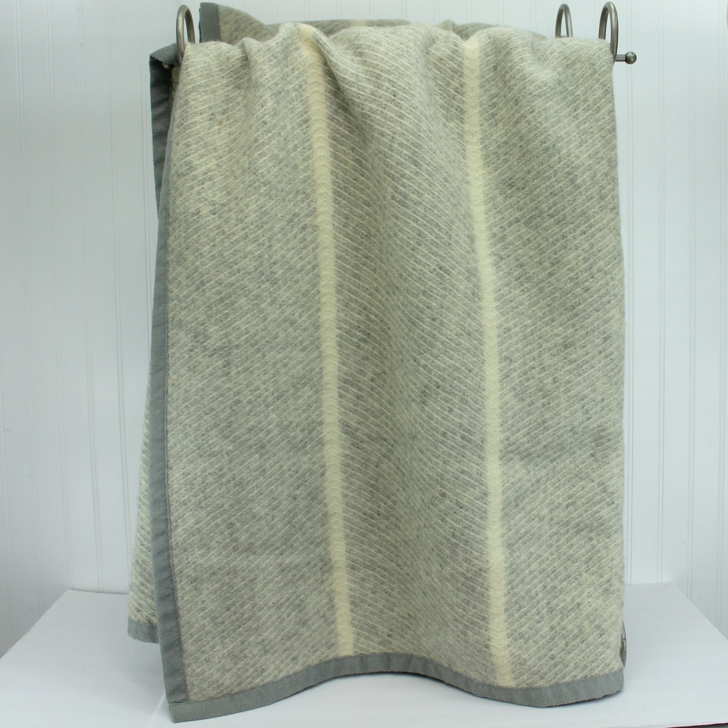 Jack Lenor Larsen Icelandic Wool Blanket Martex Terra Nova Collection 1985 Luscious binding all sides grey