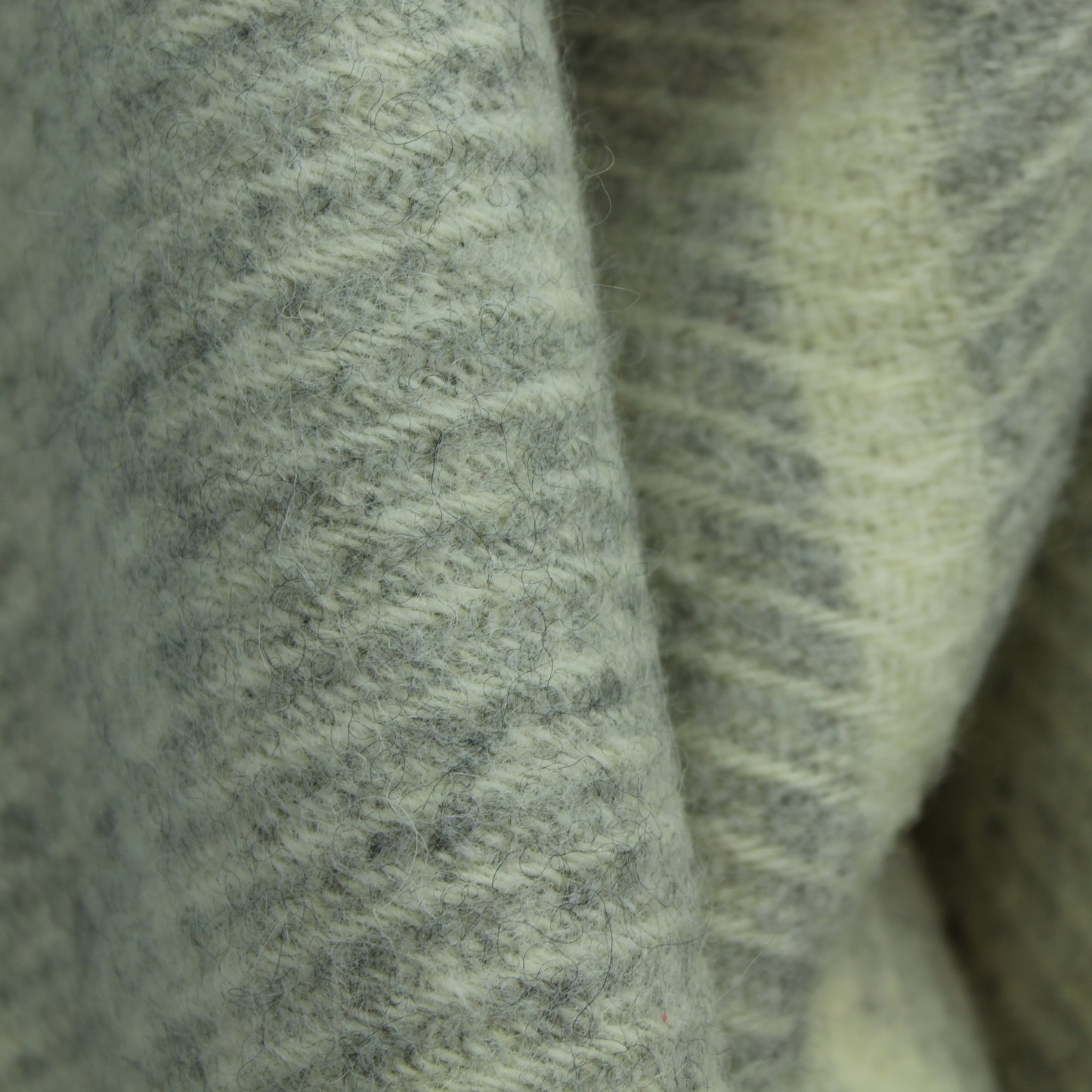 Jack Lenor Larsen Icelandic Wool Blanket Martex Terra Nova Collection 1985 Luscious closseup of fabric