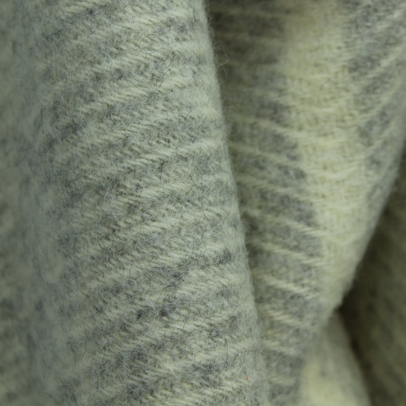 Jack Lenor Larsen Icelandic Wool Blanket Martex Terra Nova Collection 1985 Luscious closseup of fabric