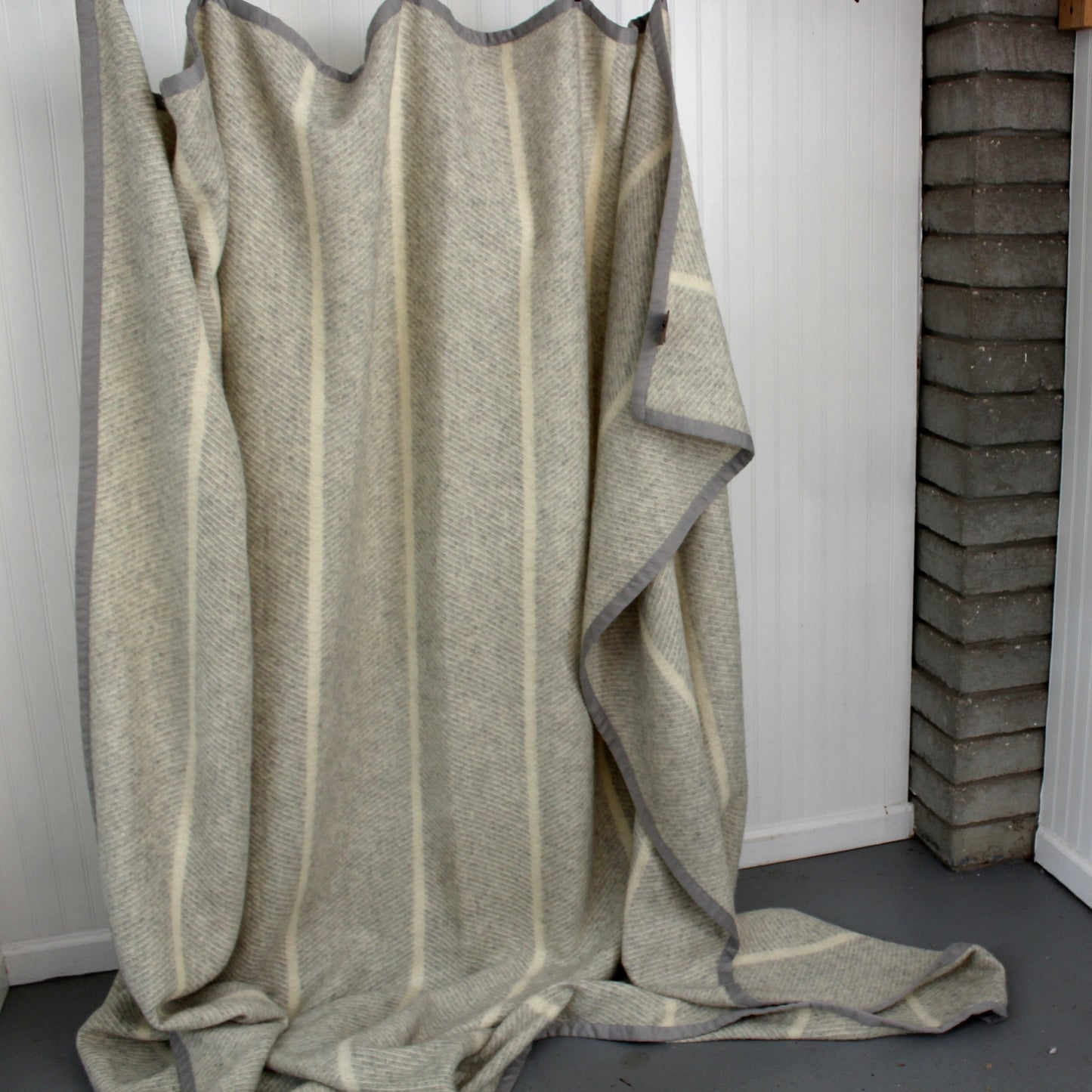 Jack Lenor Larsen Icelandic Wool Blanket Martex Terra Nova Collection 1985 Luscious full view hanging