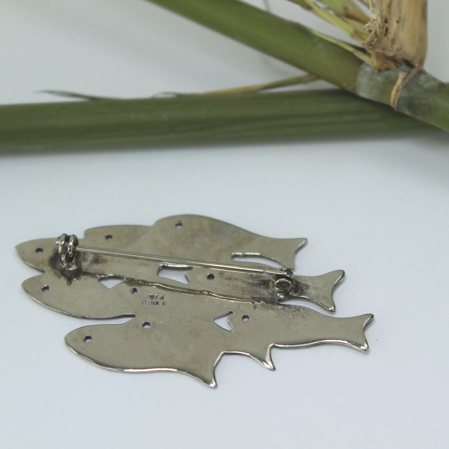 Unusual School of Fish 925 Pin Brooch Mexico reverse side of pin