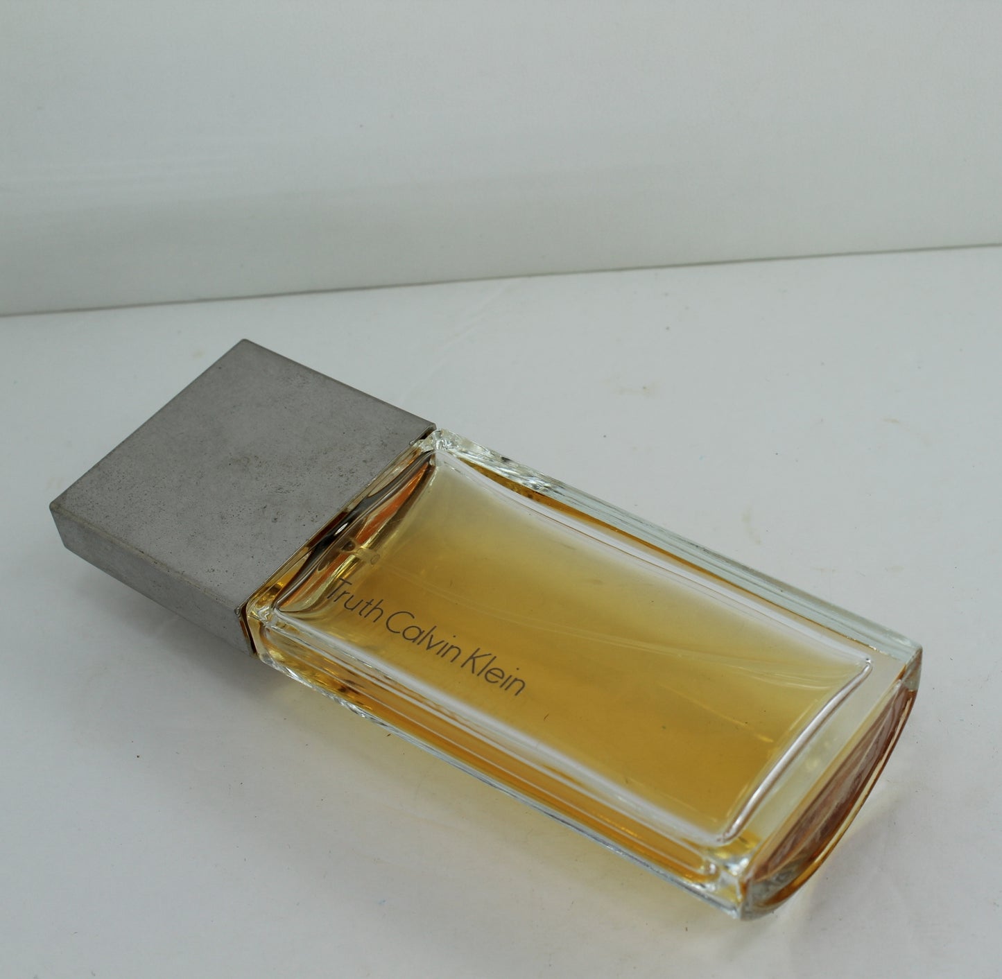 Truth Calvin Klein 1.7 Spray EDP Partial Bottle Glas Silver Top good buy
