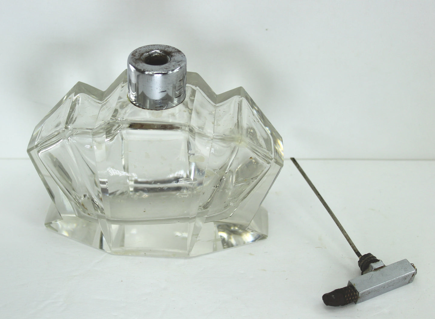 Vintage Deco Heavy Crystal Perfume Bottle Beautiful Quality deco sharp lines bottle