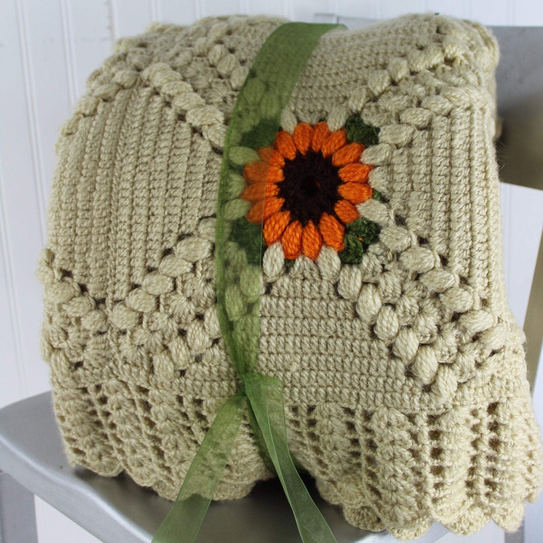 Heavy Crochet Coverlet Bedspread Sunflowers on Natural Diamond PatternDimensional Flowers Hand Made Large