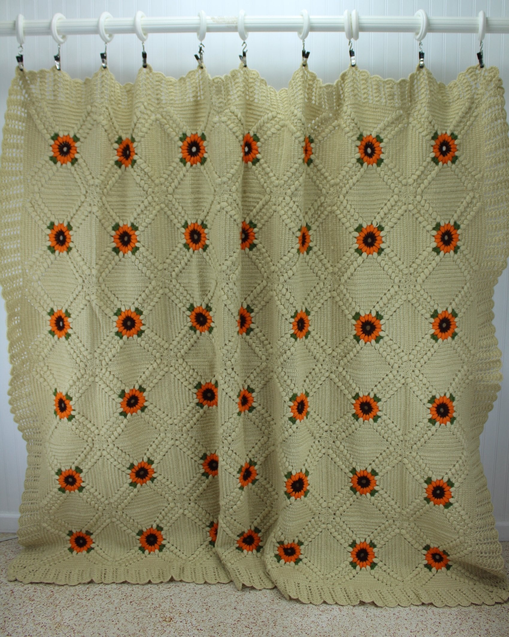 Heavy Crochet Coverlet Bedspread Sunflowers on Natural Diamond PatternDimensional Flowers Hand Made Large  rare design