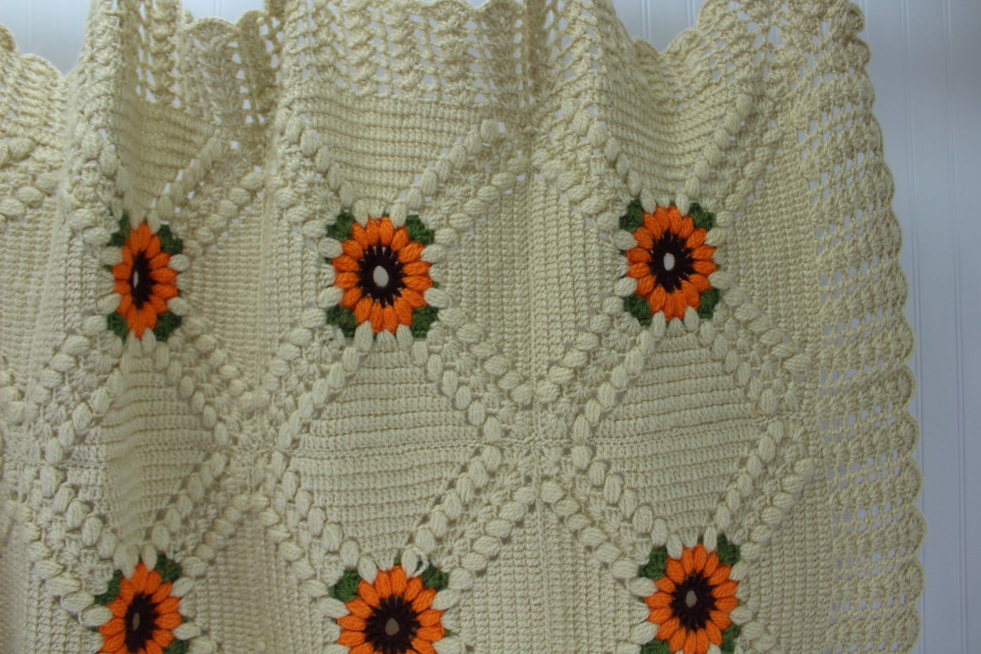Heavy Crochet Coverlet Bedspread Sunflowers on Natural Diamond PatternDimensional Flowers Hand Made Large  awesome