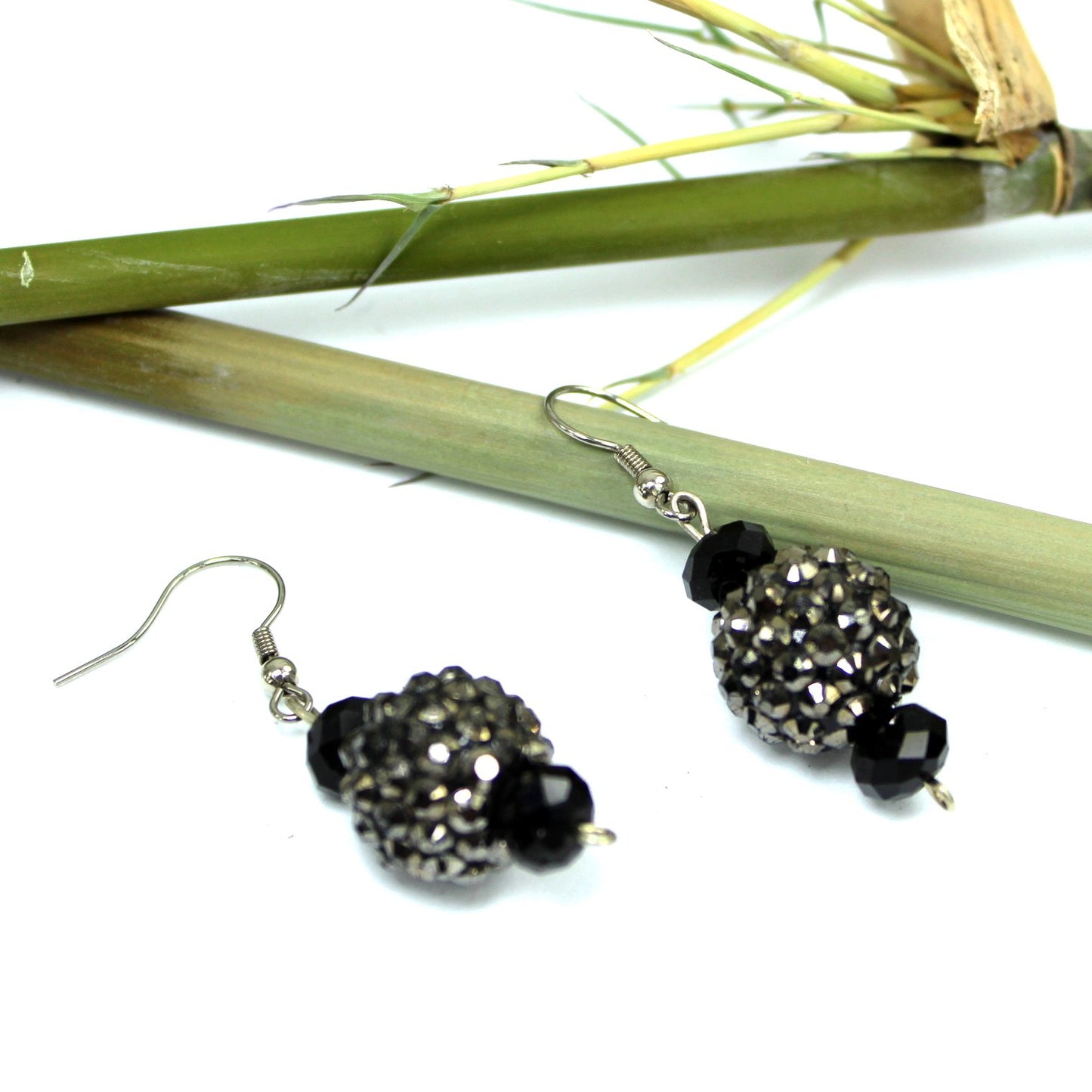 Set Party Striking Necklace Earrings Multi Faceted Black Glitzy Beads earrings closeup