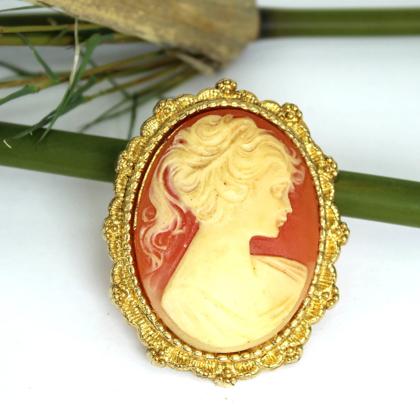 AAI Accessories Associates Inc Cameo Pin Brooch 1980s