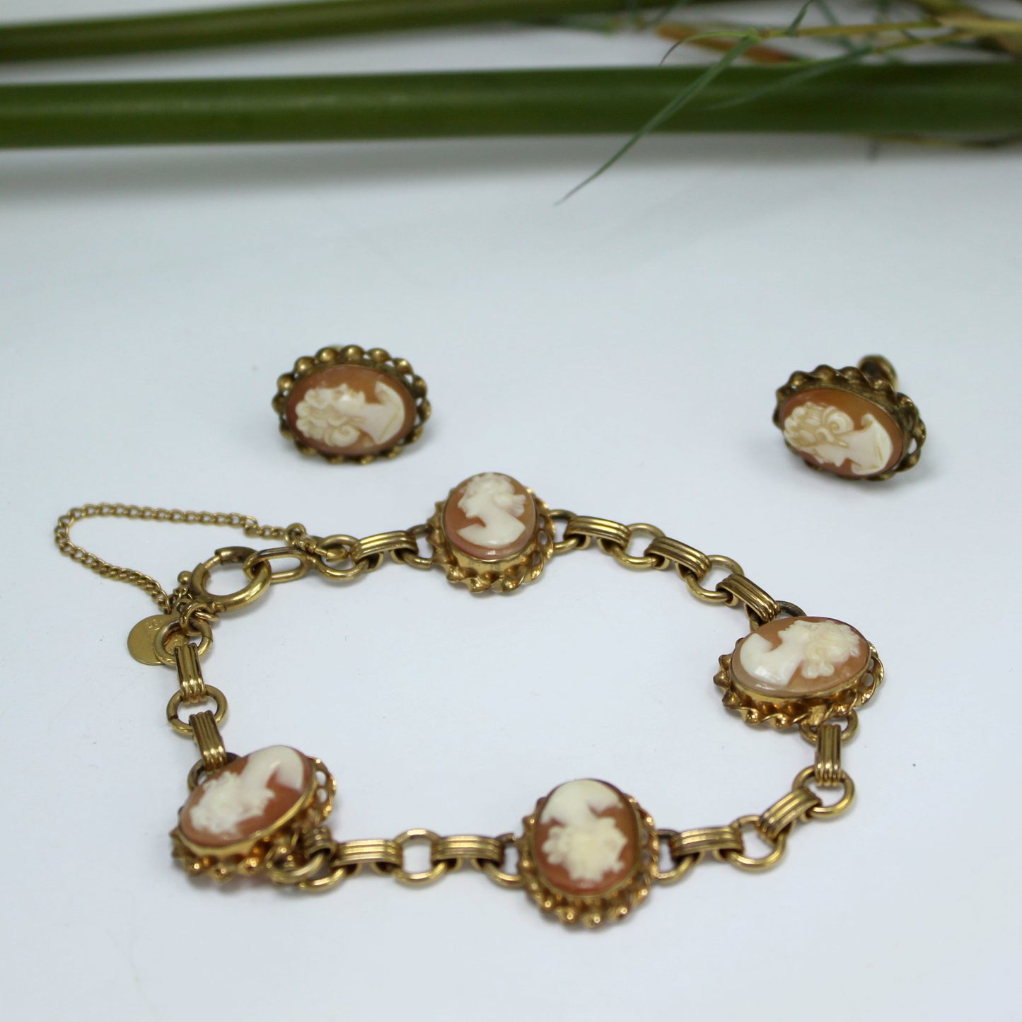 Matching Set CC Curtman Link Cameo Bracelet Earrings 1950s Uncas flat photo set