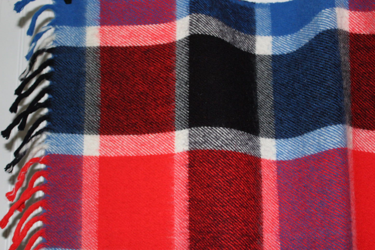 Faribo Plaid Throw Fluff Loomed All Season Red White Blue 52" X 60" wool blend