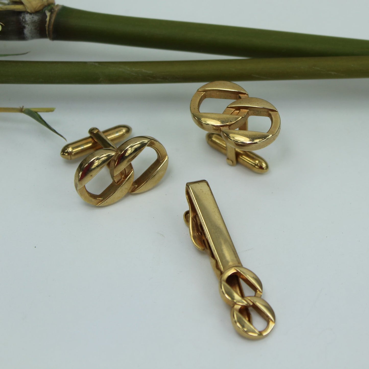 Swank Heavy Link Design Tie Bar Clip Matching Cuff Links different view of items