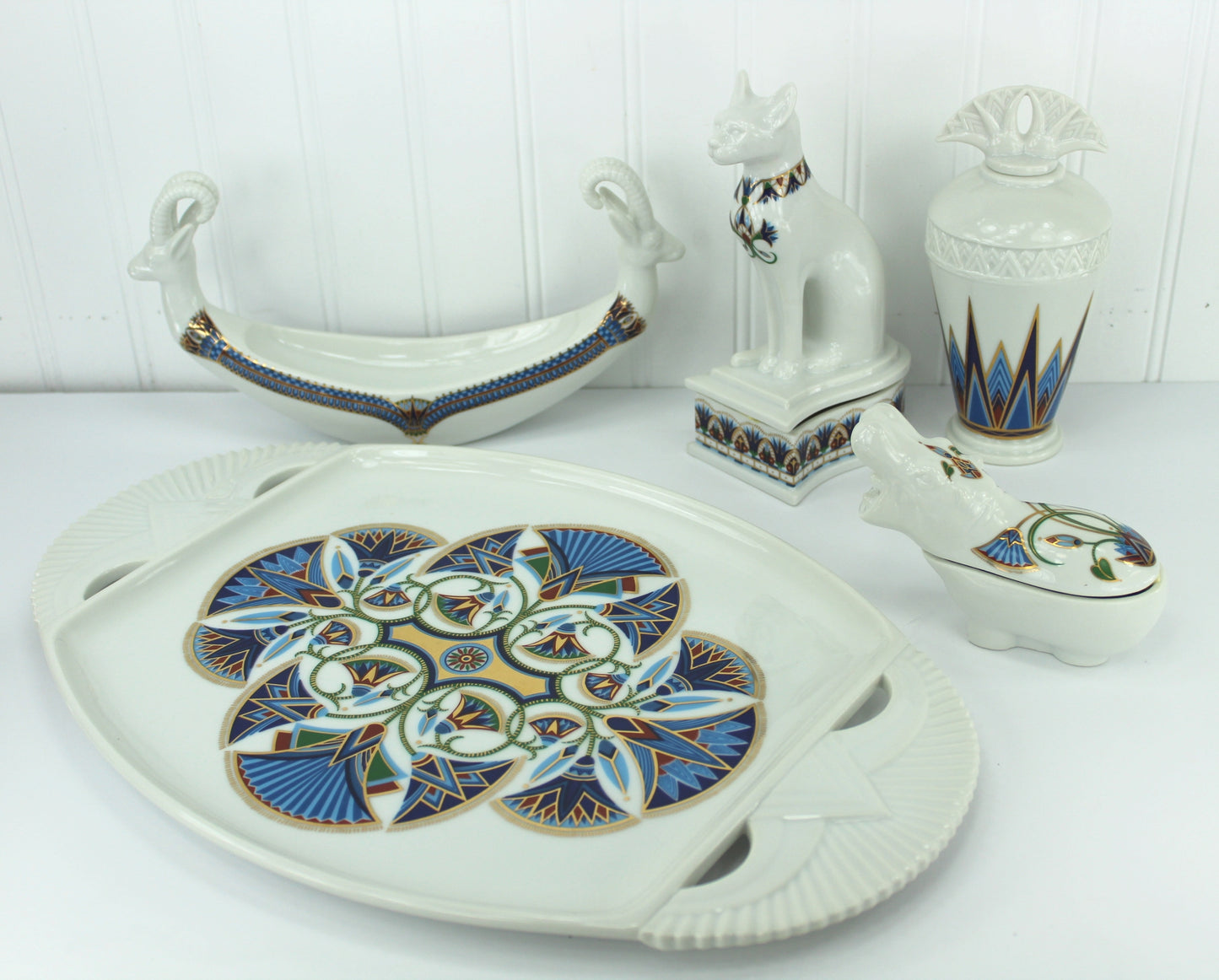 Vintage 1982 Treasures of Pharoahs Eliz Arden Collection Royal Pyramid Vase Egyp collection photo treasures