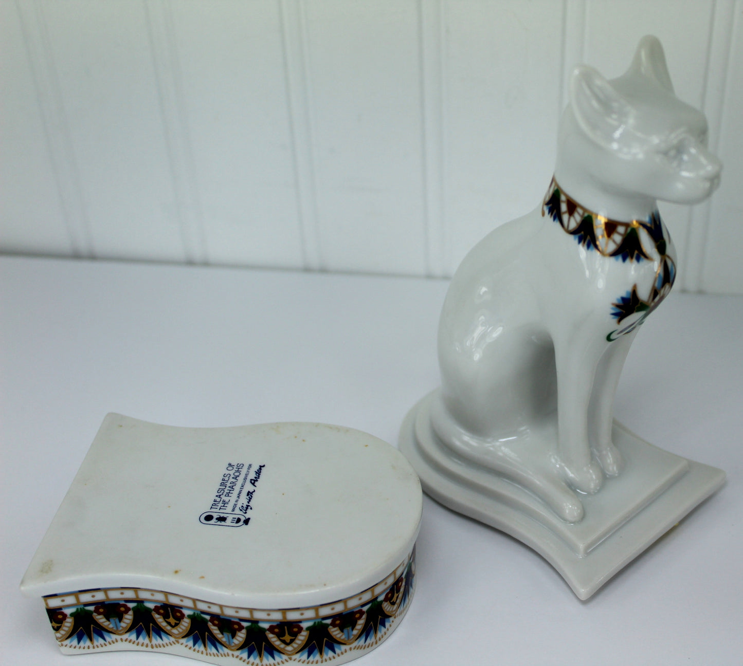 Vintage 1982 Treasures of Pharoahs Eliz Arden Collection Cleopatra's Cat Egyptian Design cat lover's delight vanity item