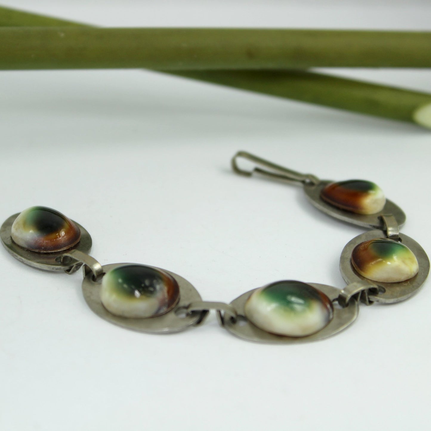 Operculum Link Bracelet Sweetheart WW 11 Trench Art Silver Military Metal dimensional view of bracelet